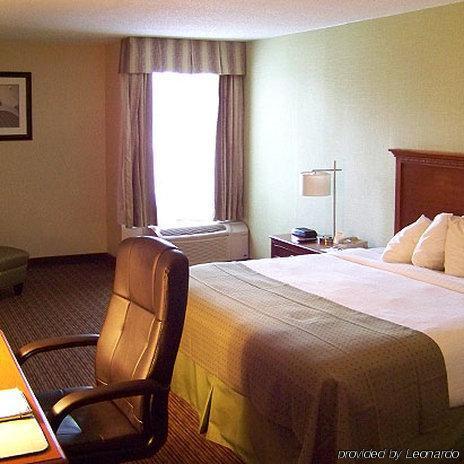 Clarion Hotel & Suites Conference Center Memphis Airport Oda fotoğraf